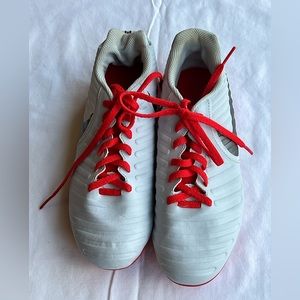 Nike Tiempo cleats Unesex white/grey and red